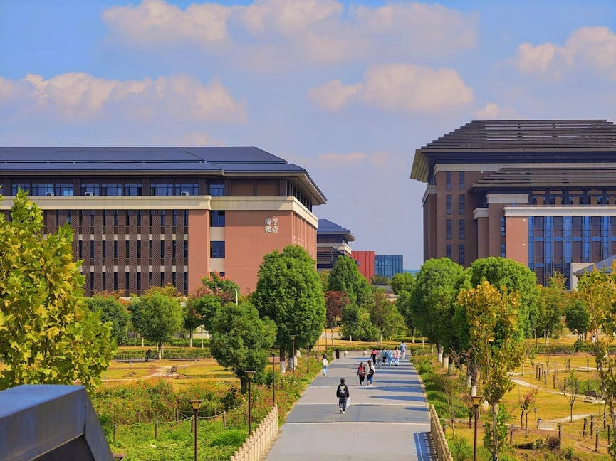 Moderní kancelářská budova společnosti CZ-Innovate Consulting